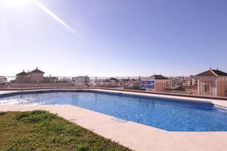 Amplio apartamento con piscina cerca de la playa Nerja Esterno foto
