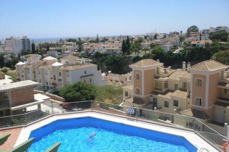 Amplio apartamento con piscina cerca de la playa Nerja Esterno foto